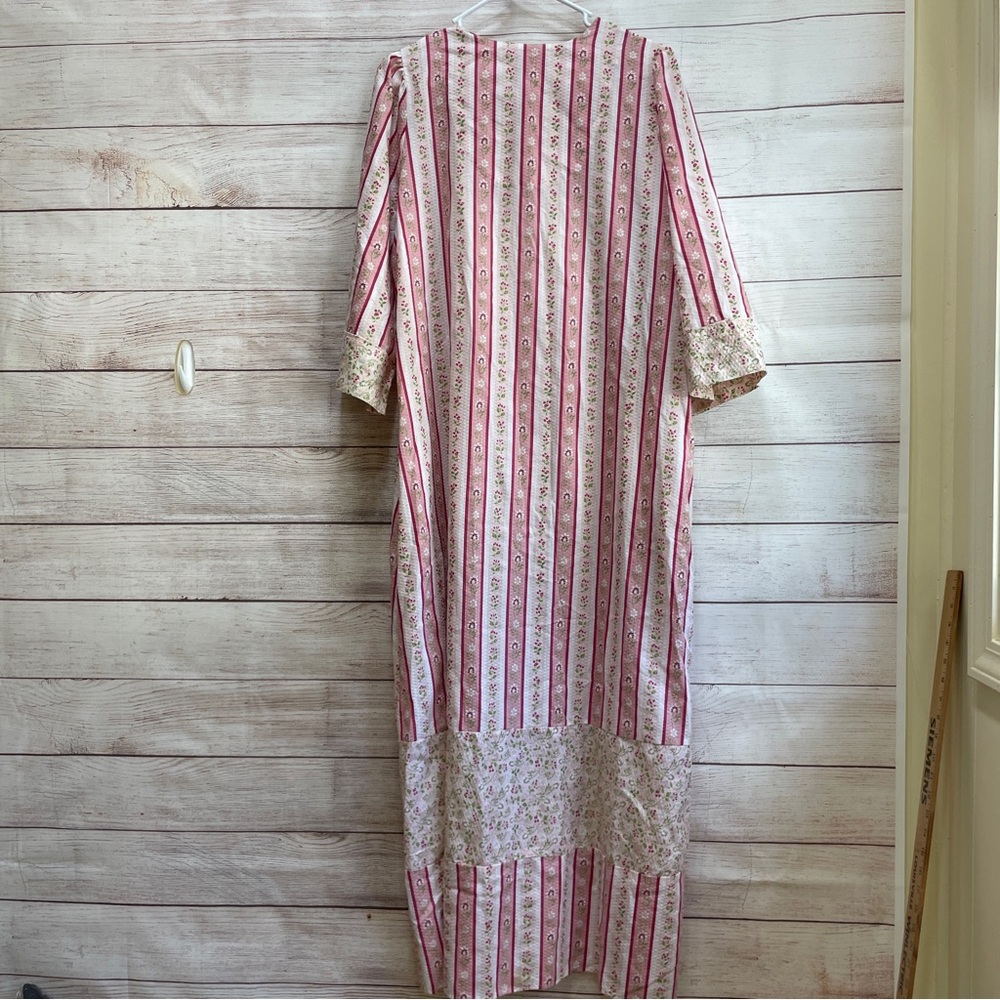 VINTAGE‎ GO SOFTLY COTTAGECORE ROBE/HOUSE DRESS IN FLORAL PRINT - Picture 5 of 8